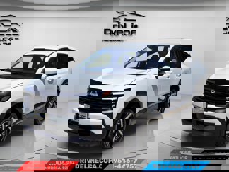 Used 2025 Nissan Kicks SV image 1