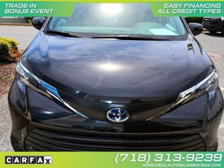 Used 2023 Toyota Sienna LE image 1