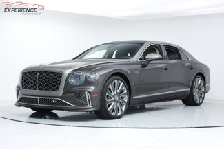 Used 2025 Bentley Flying Spur Plug-In Hybrid image 1