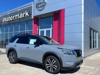 New 2025 Nissan Pathfinder Platinum image 1