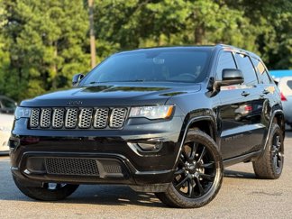 Used 2020 Jeep Grand Cherokee Altitude image 1