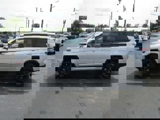 New 2024 Jeep Grand Cherokee L Altitude image 1