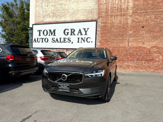 Used 2018 Volvo XC60 T5 Momentum w/ Vision Package image 1