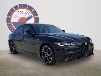 New 2025 Alfa Romeo Giulia image 1