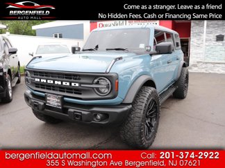 Used 2022 Ford Bronco Black Diamond image 1