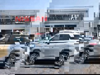 New 2025 Nissan Pathfinder SL w/ SL Premium Package image 1