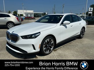Certified 2025 BMW 530i w/ Premium Package image 1