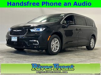 New 2025 Chrysler Pacifica Select image 1