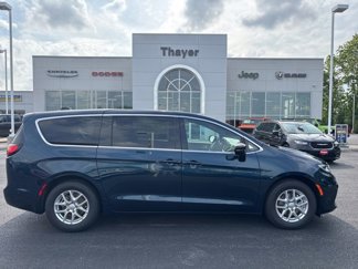 New 2025 Chrysler Pacifica Select image 1