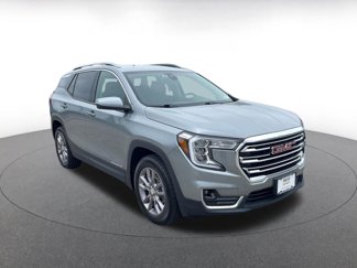 Used 2024 GMC Terrain SLT image 1