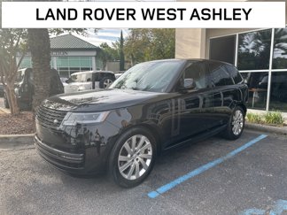 Used 2025 Land Rover Range Rover SE image 1