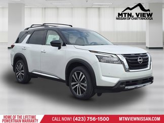 New 2025 Nissan Pathfinder Platinum image 1