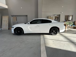 Used 2019 Dodge Charger SXT image 1