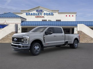 New 2025 Ford F350 4x4 Crew Cab DRW Super Duty image 1
