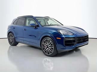 Used 2025 Porsche Cayenne Turbo image 1