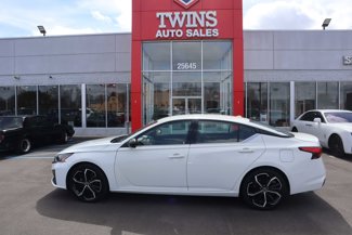 Used 2023 Nissan Altima 2.5 SR image 1