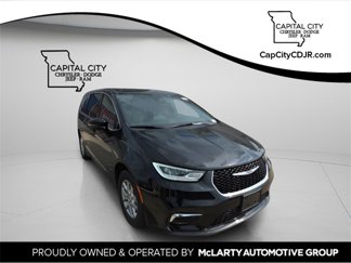 New 2025 Chrysler Pacifica Select image 1