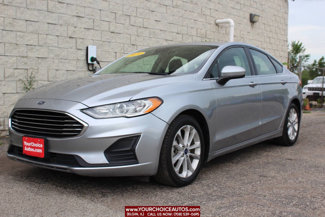 Used 2020 Ford Fusion SE image 1