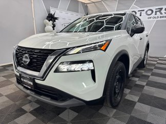 Used 2023 Nissan Rogue S image 1