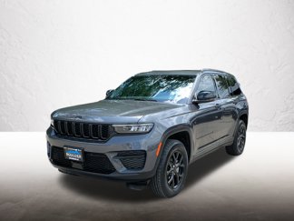 Used 2025 Jeep Grand Cherokee Altitude image 1