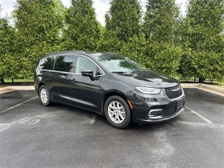 Used 2022 Chrysler Pacifica Touring-L image 1