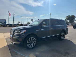 Used 2024 Lincoln Navigator Reserve image 1