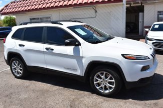 Used 2016 Jeep Cherokee Sport image 1