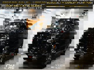 Used 2024 Chevrolet Suburban Z71 image 1