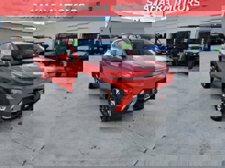 Used 2025 Hyundai Kona SEL image 1