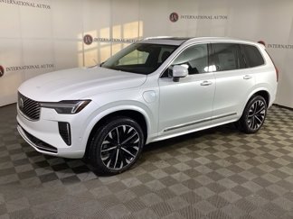 New 2025 Volvo XC90 T8 Plus w/ Protection Package Premier image 1