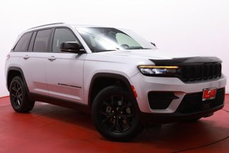 Used 2024 Jeep Grand Cherokee Altitude image 1