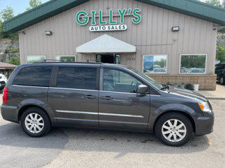Used 2016 Chrysler Town & Country Touring image 1