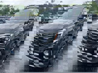 New 2025 Volkswagen Atlas Peak Edition SE image 1
