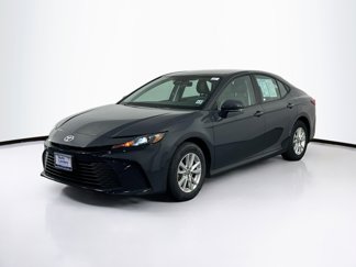 Used 2025 Toyota Camry LE image 1