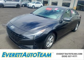 Used 2023 Hyundai Elantra SE image 1