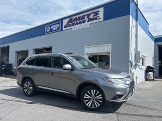 Used 2020 Mitsubishi Outlander FWD image 1
