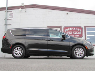 Used 2023 Chrysler Voyager LX image 1