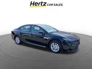 Used 2025 Toyota Camry LE image 1
