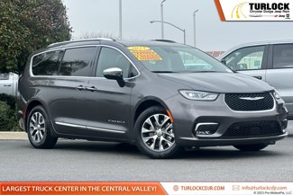 Used 2023 Chrysler Pacifica Pinnacle image 1
