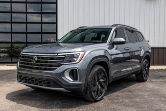 Used 2024 Volkswagen Atlas SE w/ Black Wheel Package image 1