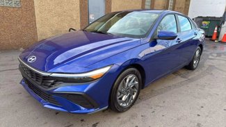 Used 2024 Hyundai Elantra SEL image 1