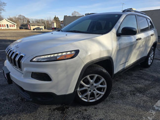 Used 2016 Jeep Cherokee Sport image 1