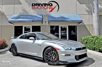 Used 2024 Nissan GT-R Premium w/ Floor Mat Package image 1