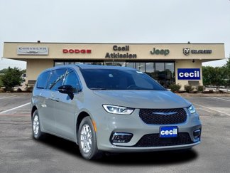 New 2025 Chrysler Pacifica Select image 1