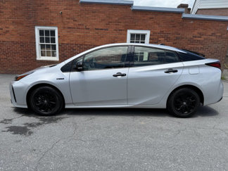 Used 2022 Toyota Prius AWD image 1