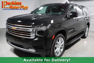 Used 2023 Chevrolet Suburban High Country w/ Advanced Technology Package image 1
