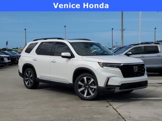 New 2025 Honda Pilot Touring image 1
