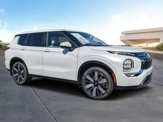 New 2025 Mitsubishi Outlander SE image 1