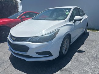 Used 2017 Chevrolet Cruze LT image 1