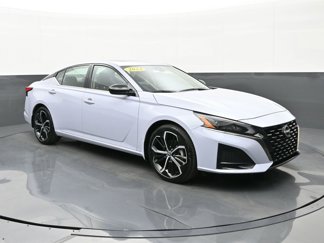 Used 2024 Nissan Altima 2.5 SR w/ SR Premium Package image 1